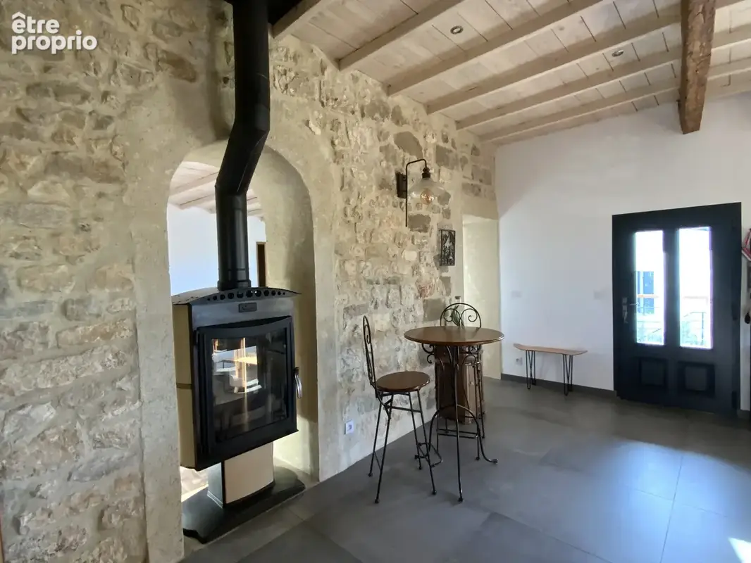 Maison de village en pierre avec terrain et piscine. - photo 7