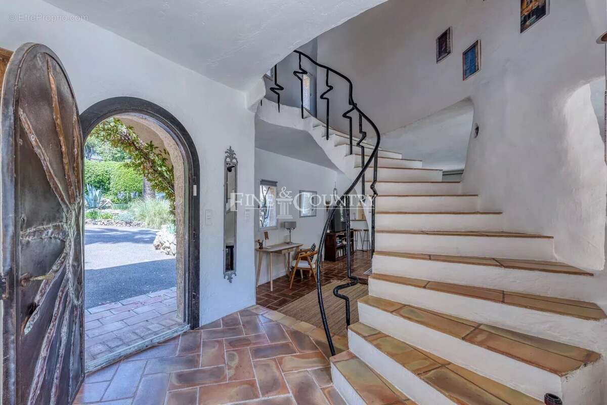 Maison à VALBONNE