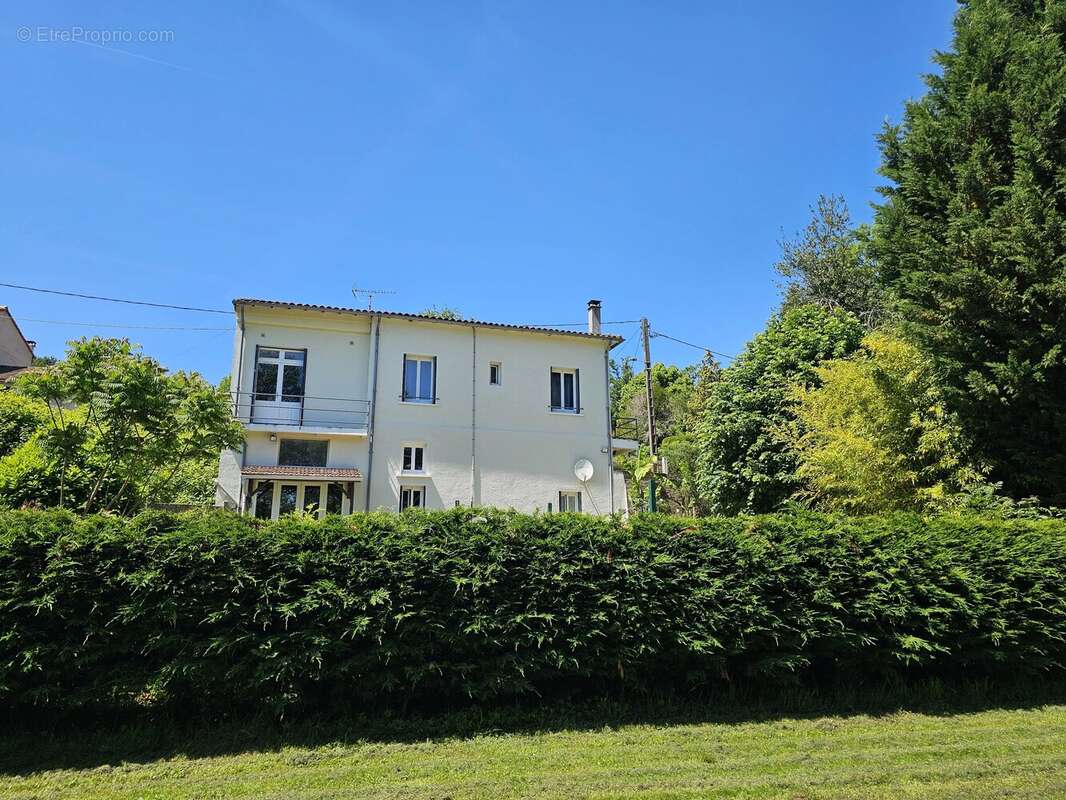 Maison à CONFOLENS