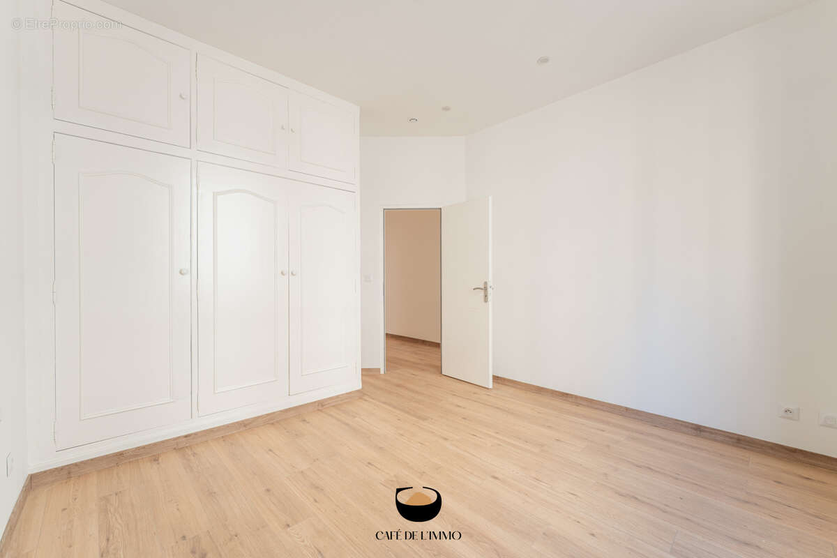 Appartement à MARSEILLE-4E