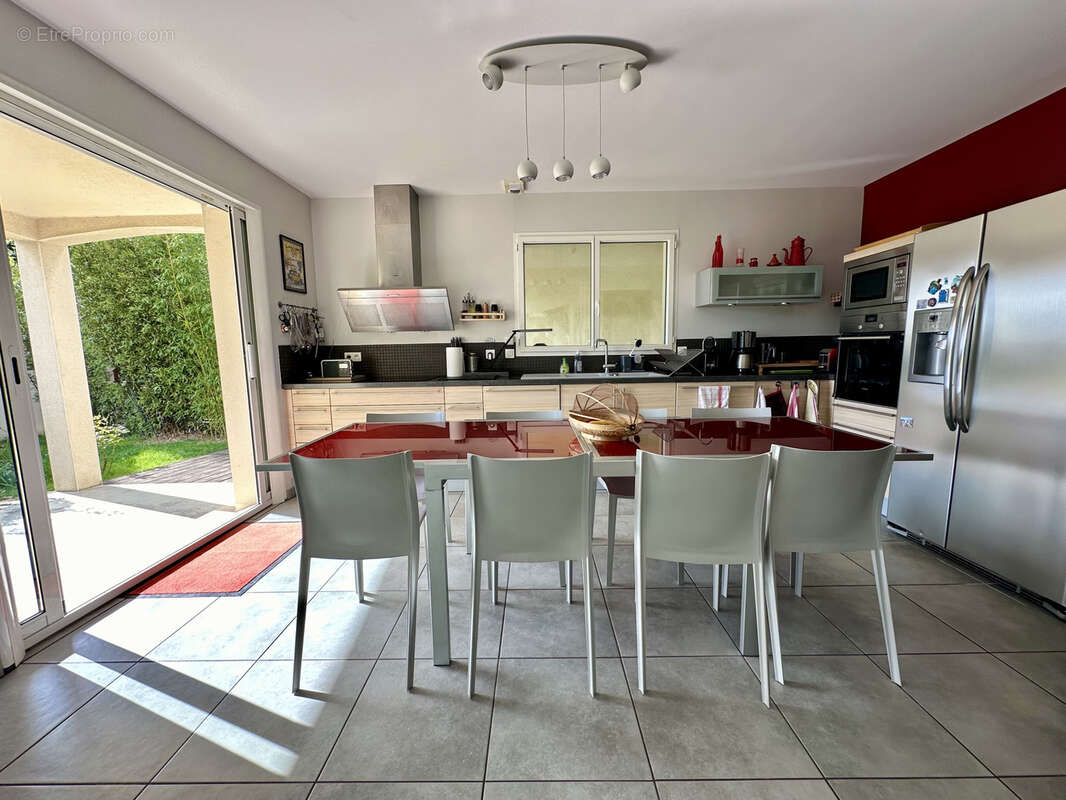 Maison à SAINT-SAUVEUR-SUR-ECOLE