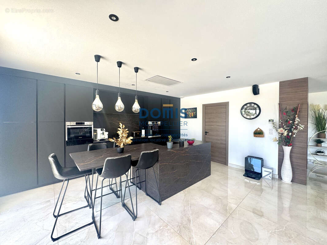 Villa d'architecte d'exception 225m2   20 km au nord-ouest de Montpellier 13 Km A9 Baillargues - photo 7