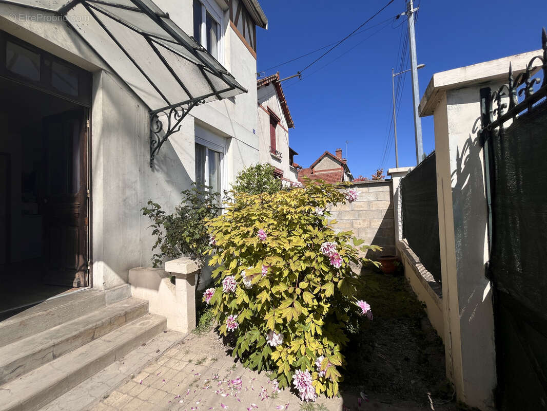 Maison à SAINT-ANDRE-LES-VERGERS