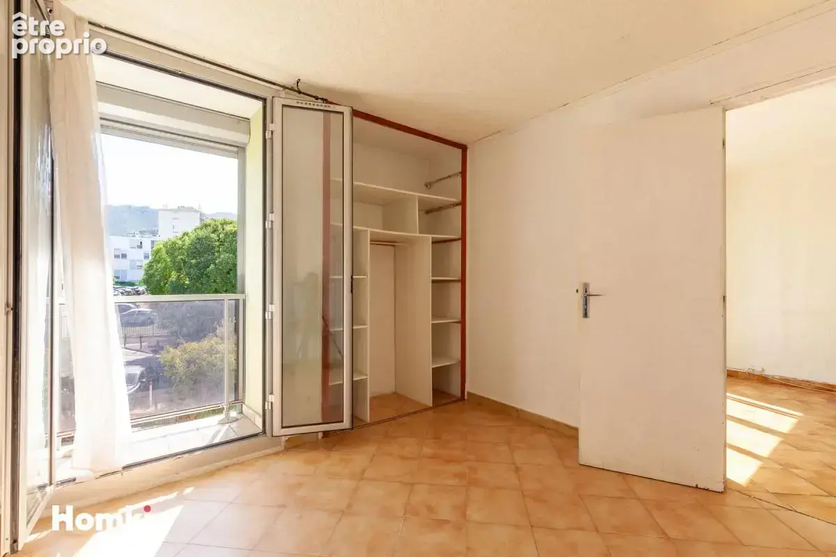Appartement T4 de 65 m² à Marseille 13010, Rue du Docteur Girbal - photo 3