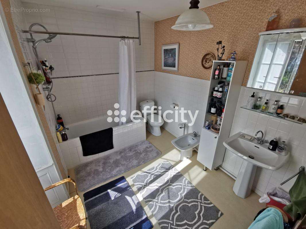 Maison à TESSY-SUR-VIRE