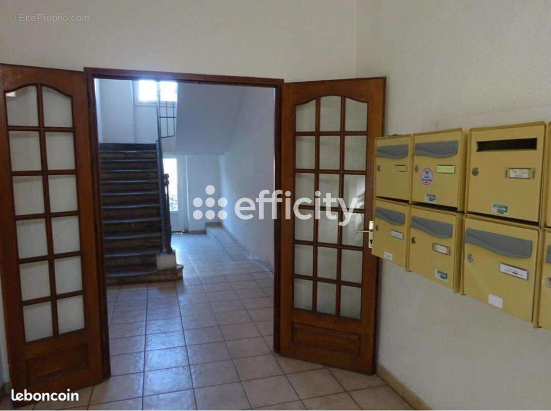 Appartement 387 m² à Ales  - photo 2