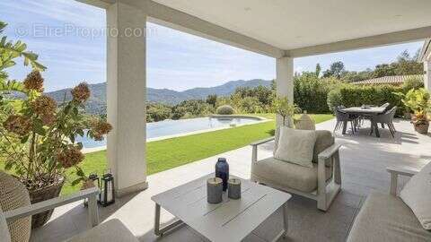 Maison à MANDELIEU-LA-NAPOULE