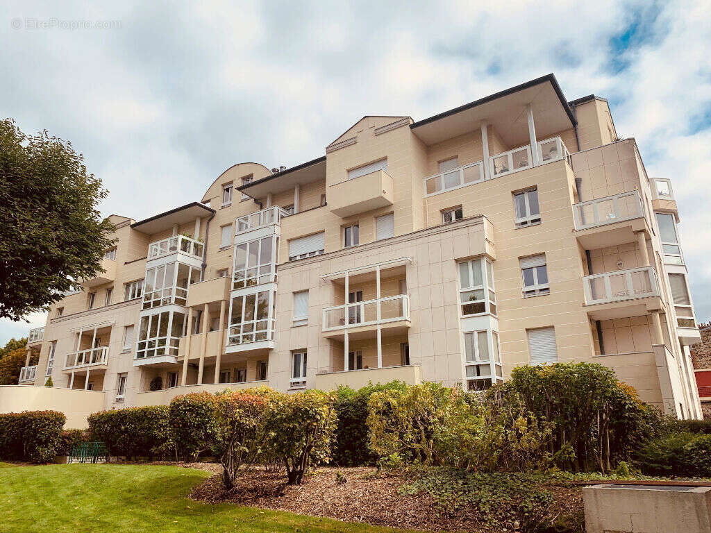 Appartement à ENGHIEN-LES-BAINS