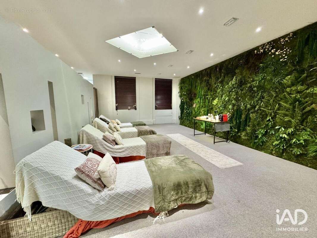 Photo 7 - Commerce à NIMES