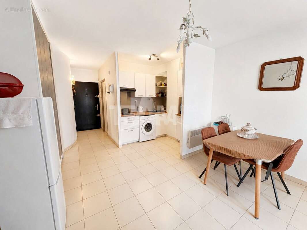 RARE, Au coeur du Centre ville, Joli Studio de 30m2 dont loggia de 8m2 - photo 7