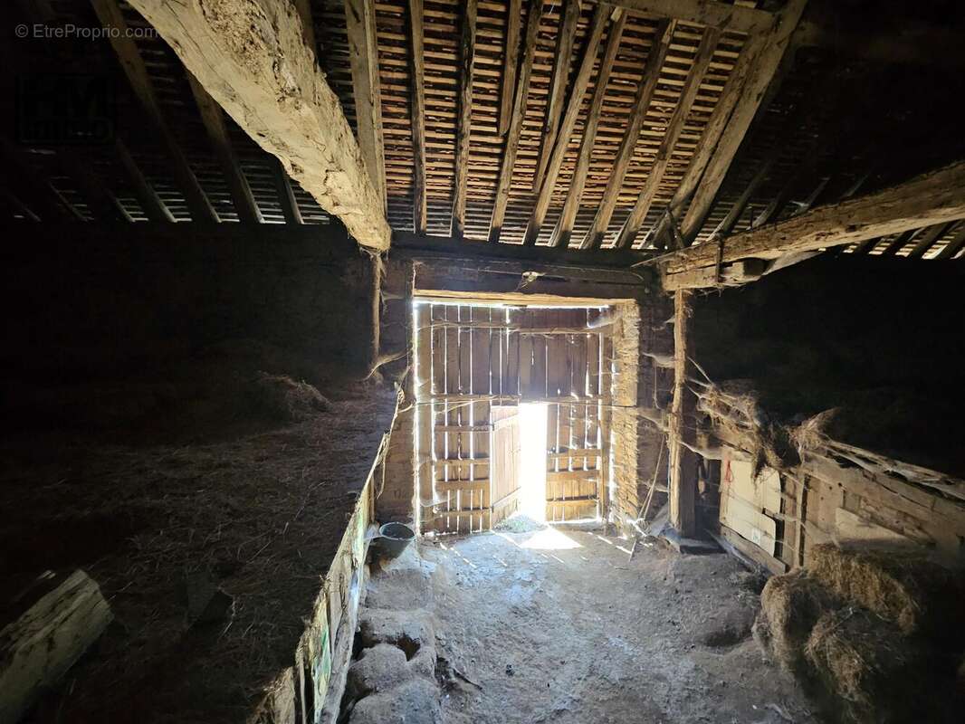 n°3 - Maison à ANGOISSE