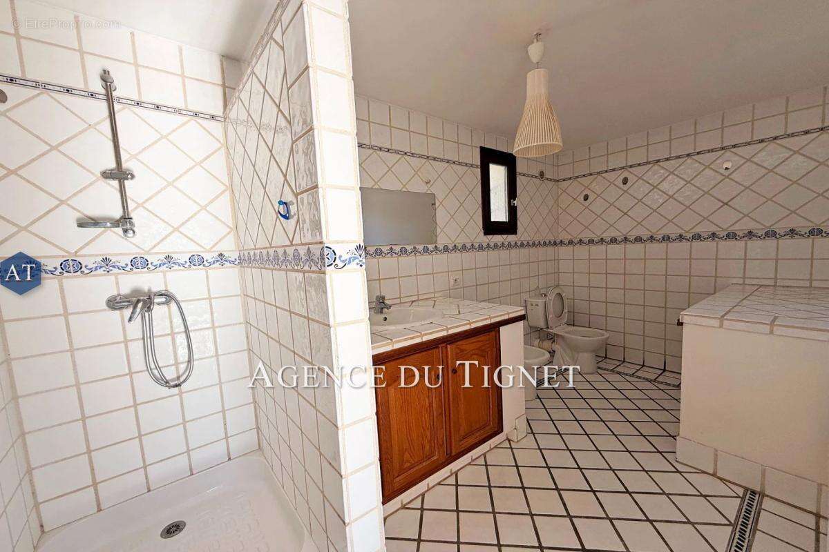 Maison à SAINT-CEZAIRE-SUR-SIAGNE