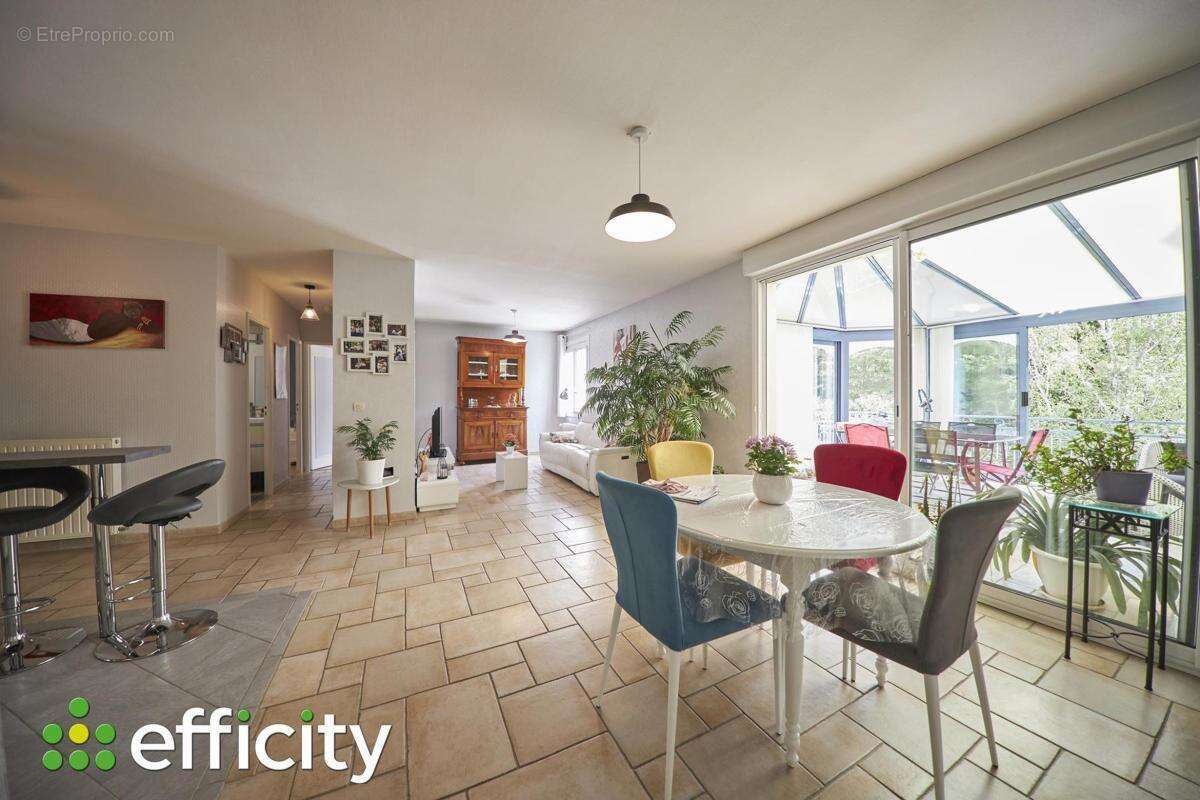 Maison à LES PONTS-DE-CE