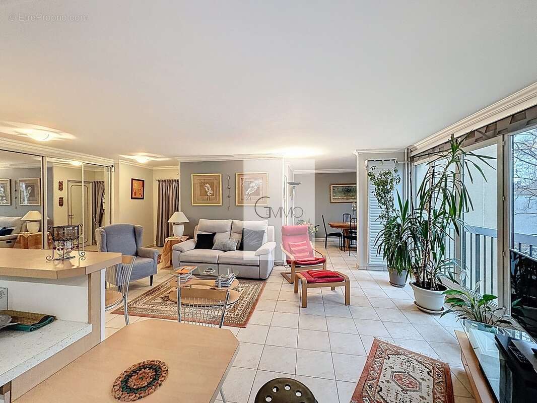 Appartement à L'HAY-LES-ROSES