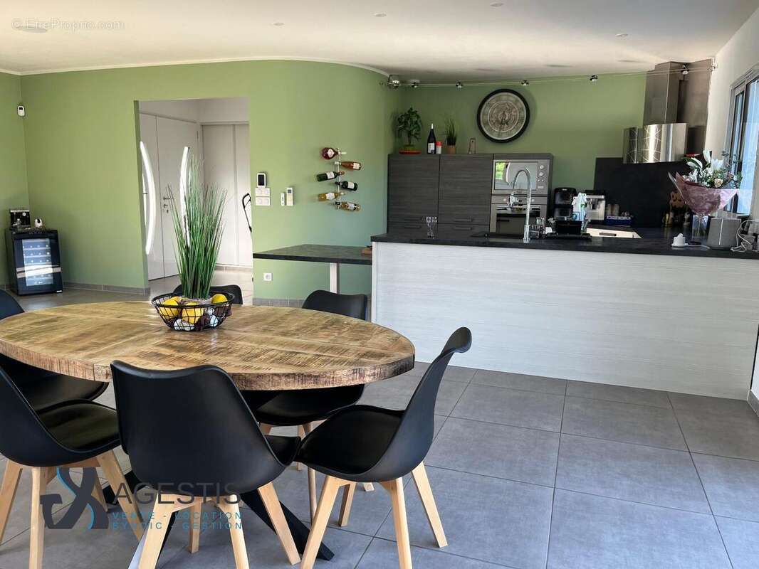   - Maison à LABRUGUIERE