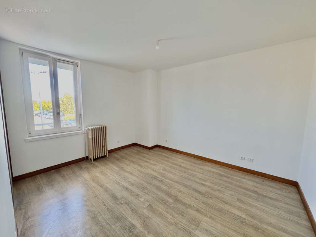Appartement à SAINT-QUENTIN-FALLAVIER