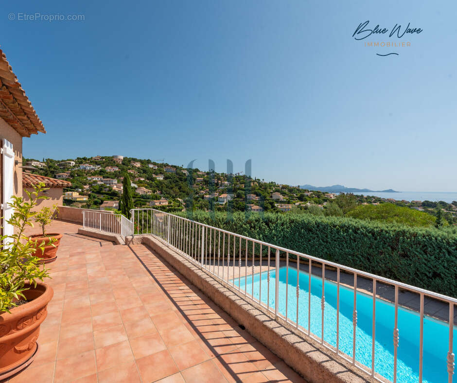 Maison à ROQUEBRUNE-SUR-ARGENS