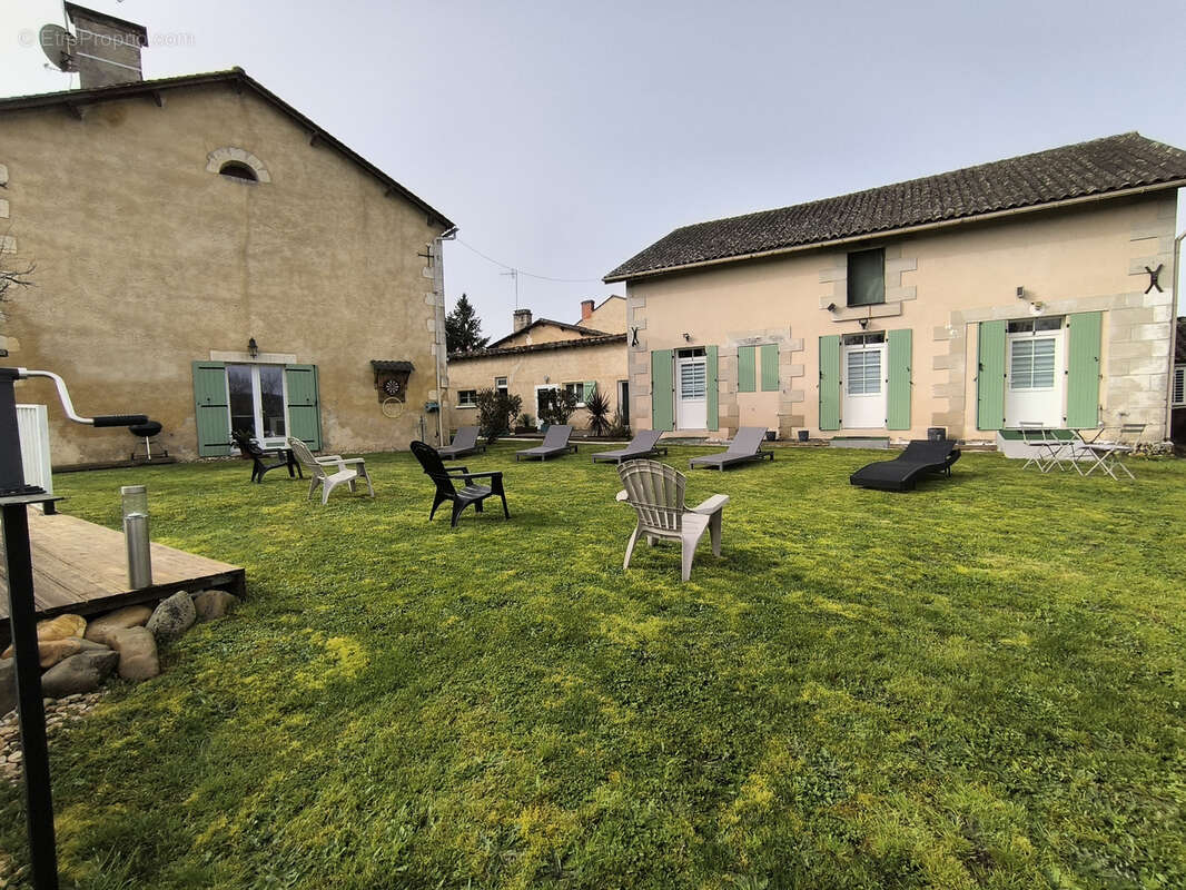 Maison à SAINT-MEDARD-DE-MUSSIDAN
