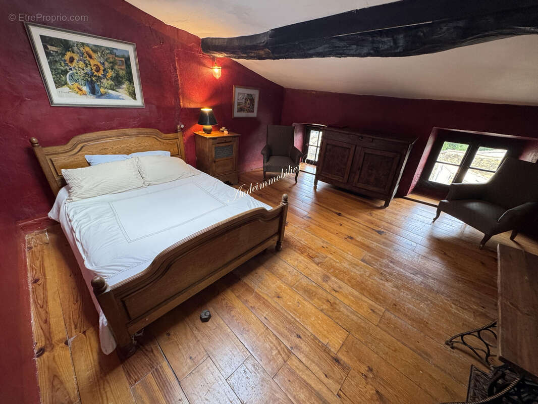 Ensemble immobilier de 3 maisons avec piscine et jardins - photo 23