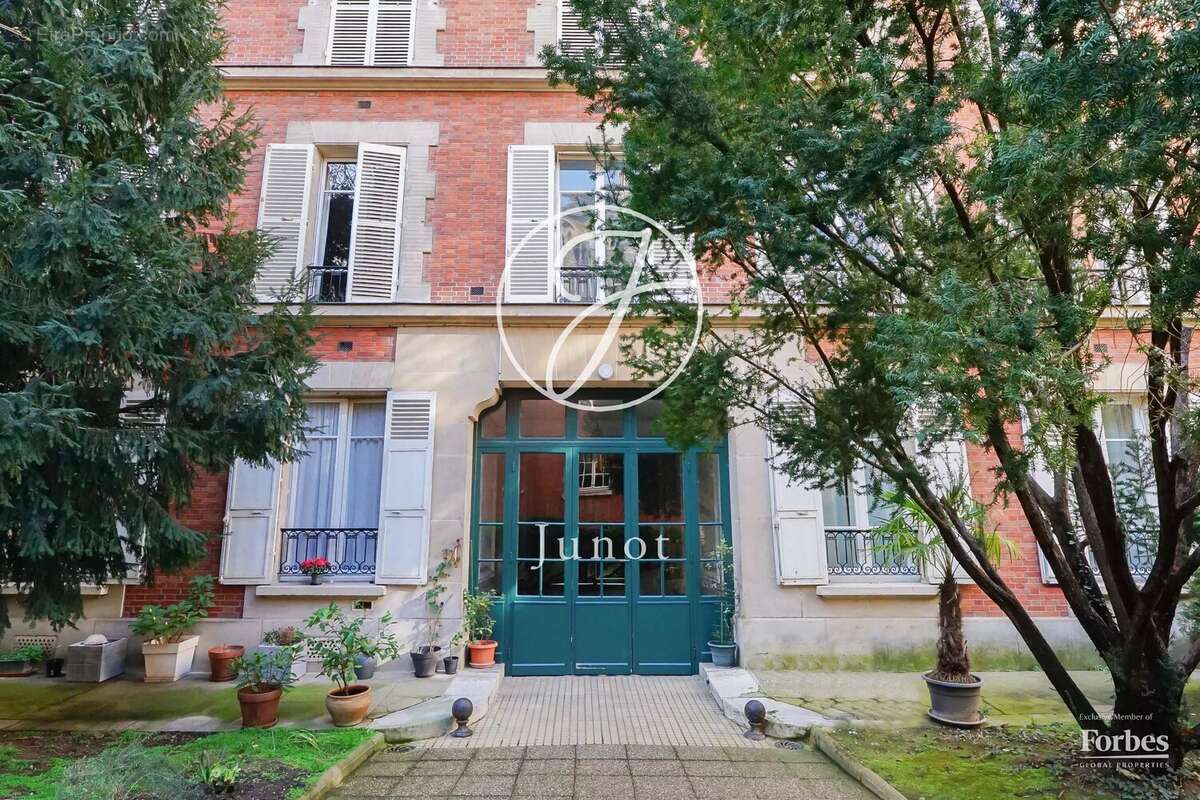 Appartement à PARIS-7E