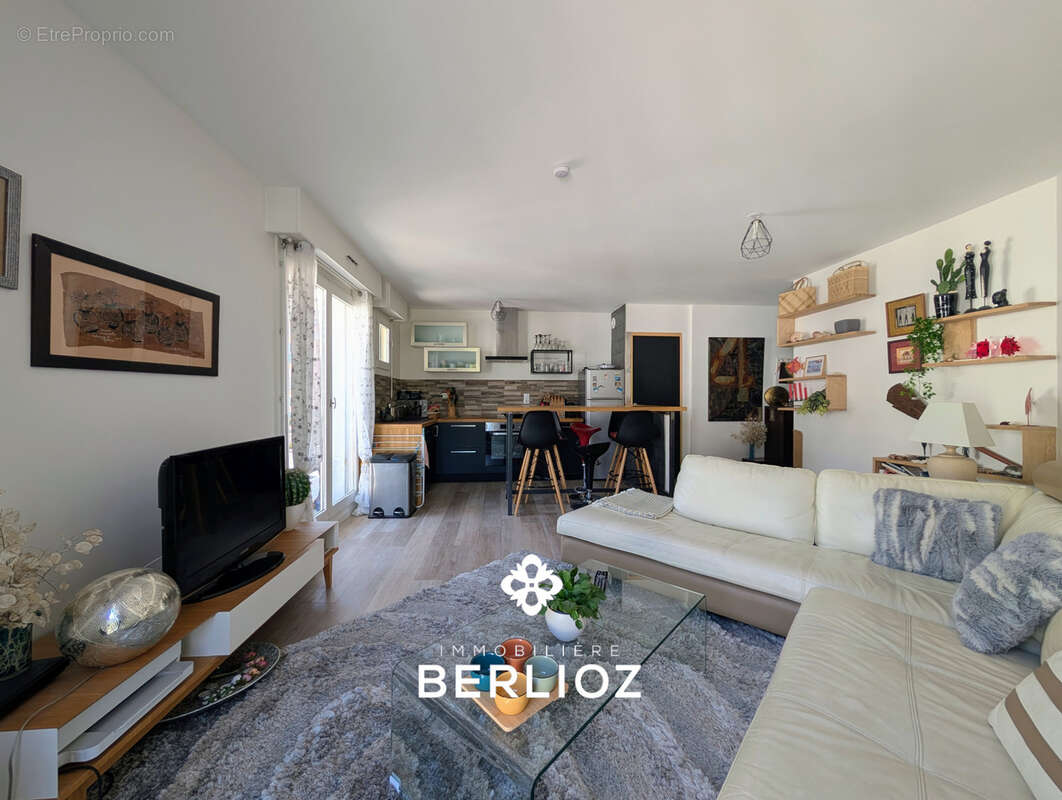 Appartement à CHALLES-LES-EAUX