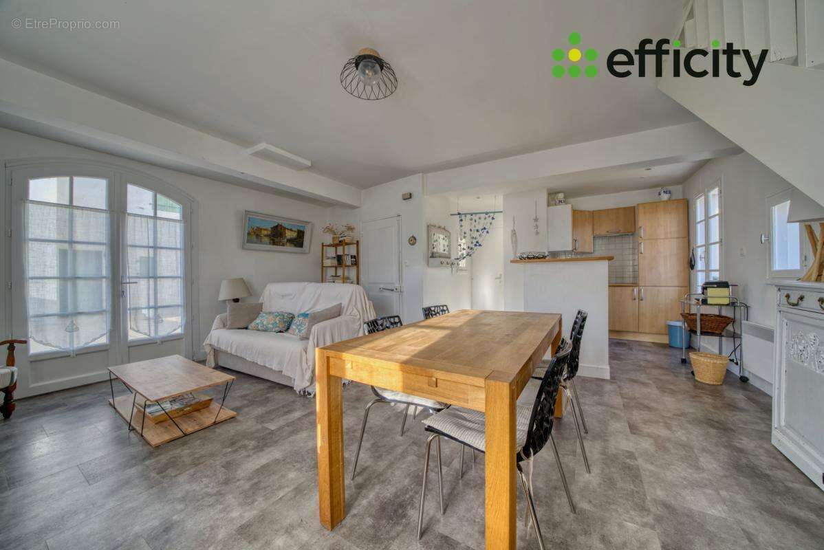 Appartement à SAINT-MARTIN-DE-RE