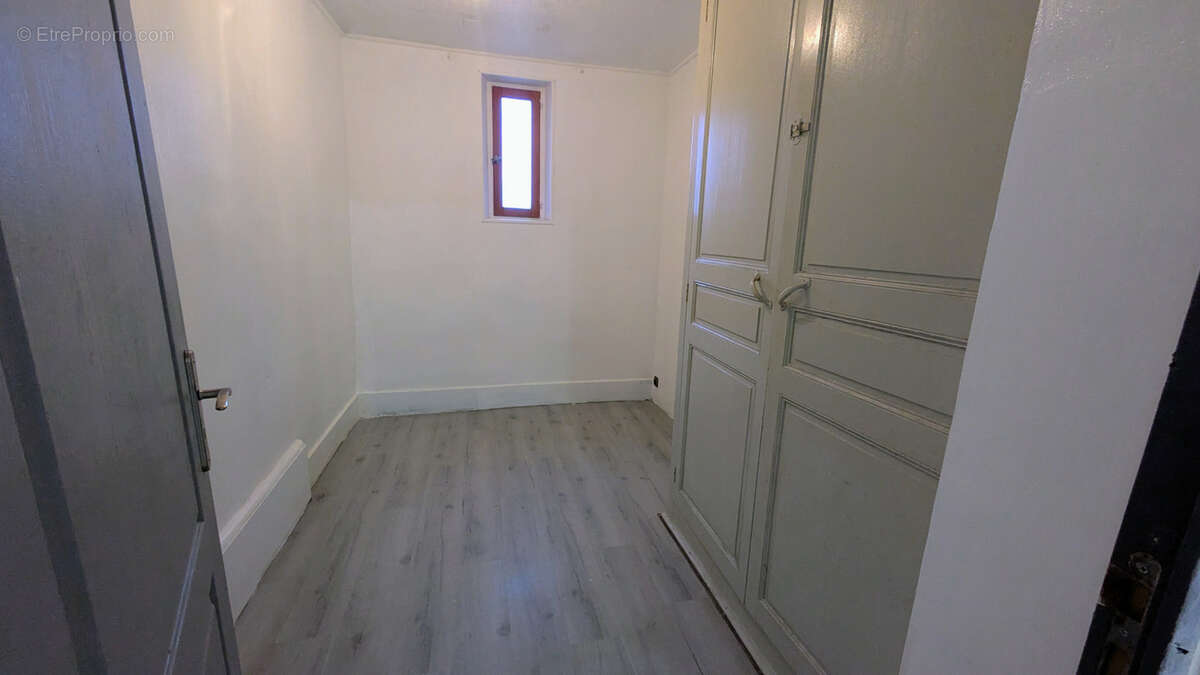 Maison à FLEURY-LA-VALLEE