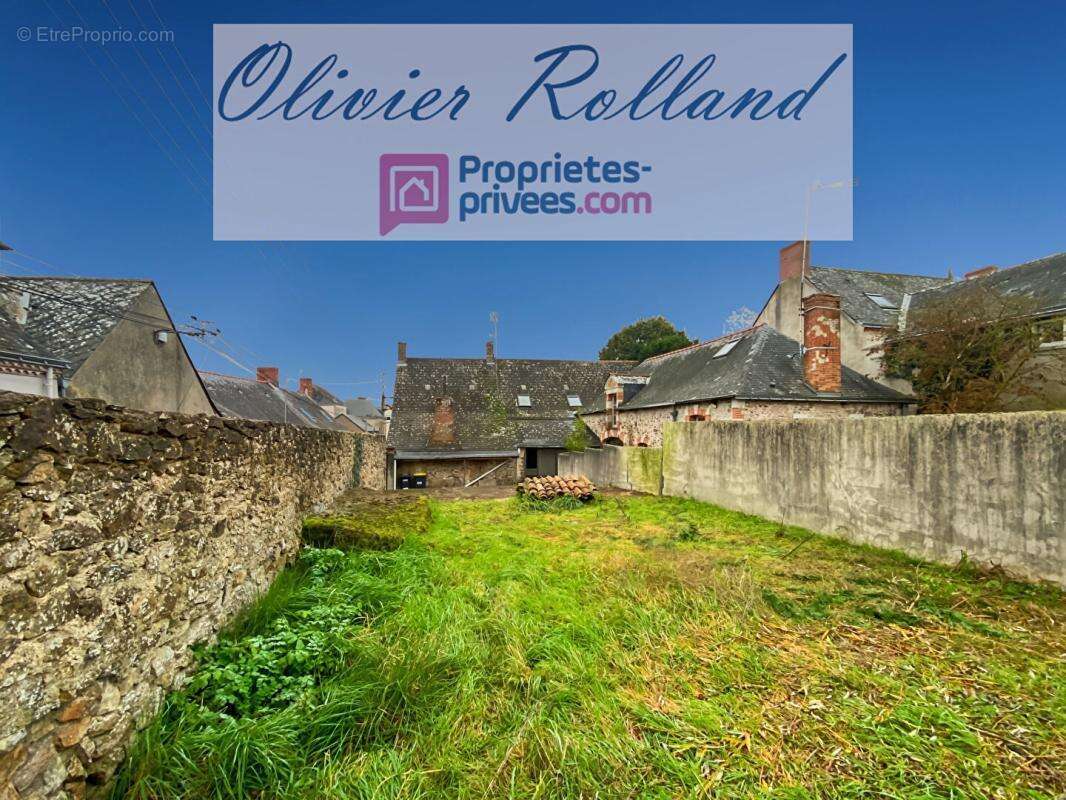 Maison à BEAULIEU-SUR-LAYON