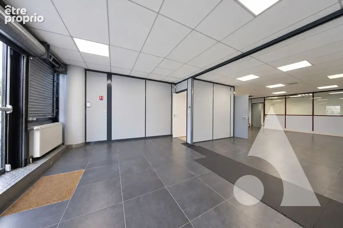 Plateau de bureaux de 193m2 - rez-de-chaussée avec parking. - photo 3