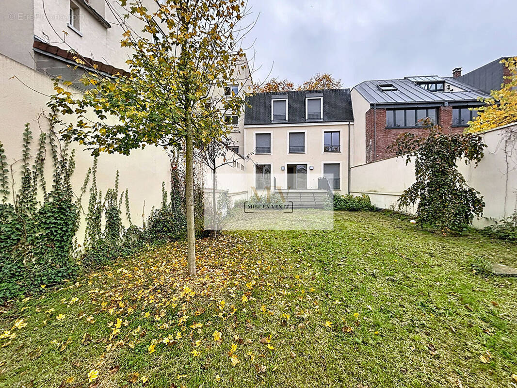Appartement à LE PERREUX-SUR-MARNE