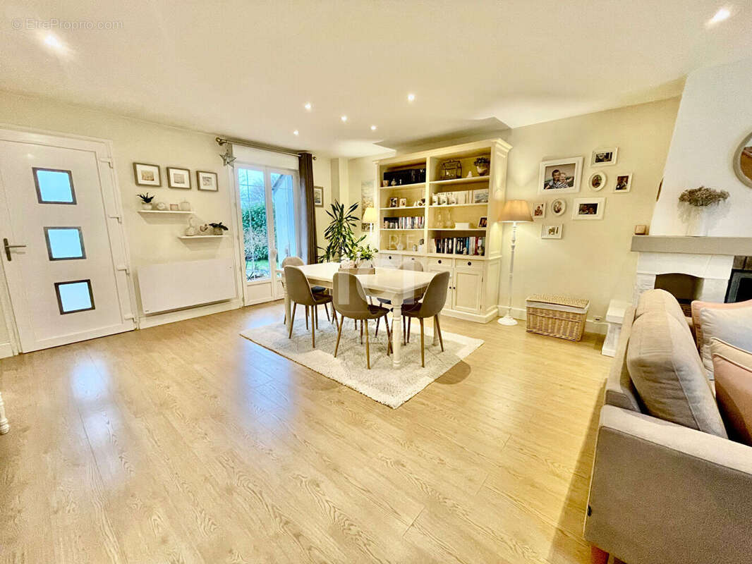 Maison à TREILLIERES