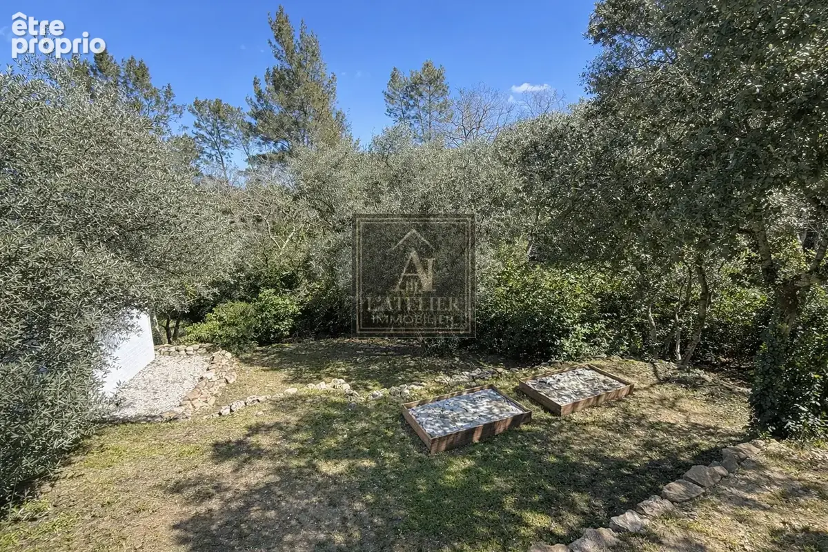 Maison récente avec 5 chambres, piscine et garage - photo 13