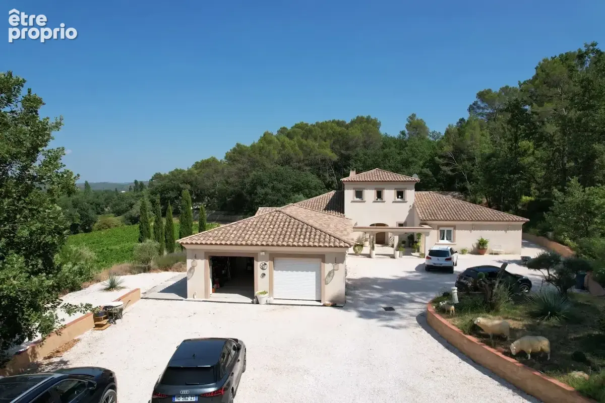 Villa d’exception en Provence - Élégance, espace et art de vivre - photo 2