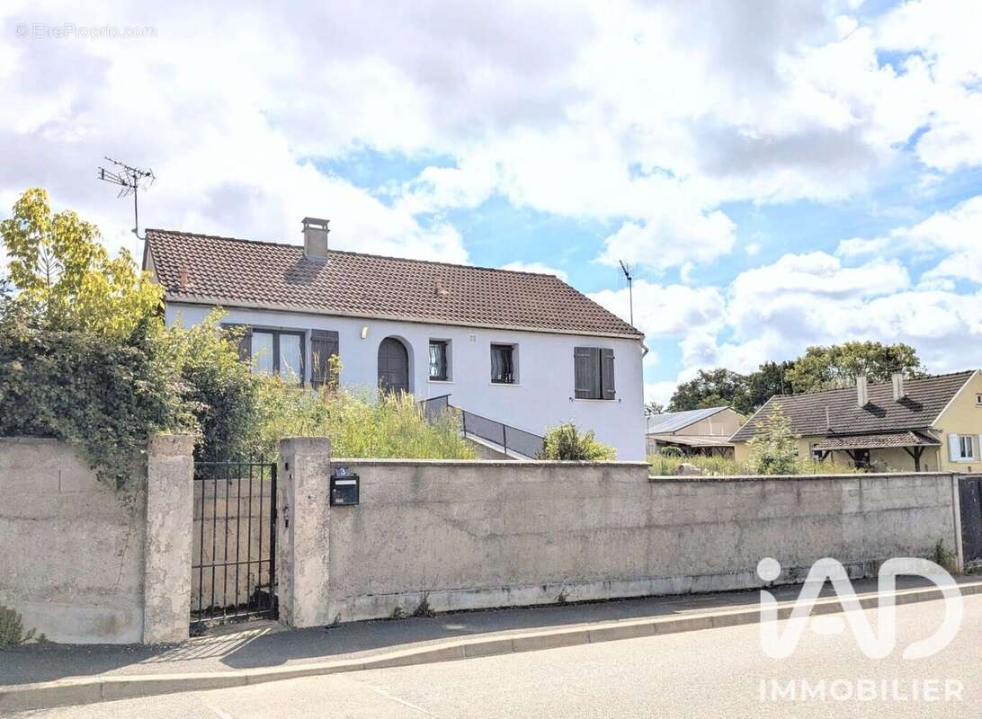 Maison 101 m² à Soignolles-En-Brie  - photo 2