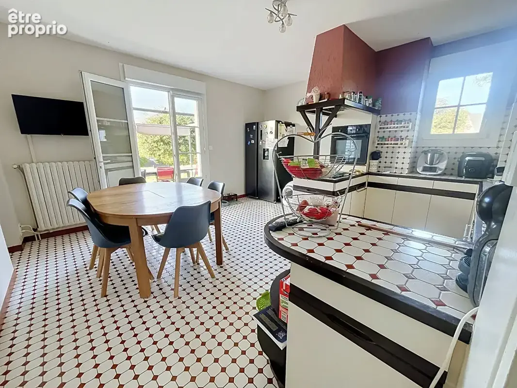 Maison Isigny Le Buat 8 pièce(s), 5 chambres, 169 m2,  1447m² terrain, sous-sol complet - photo 7