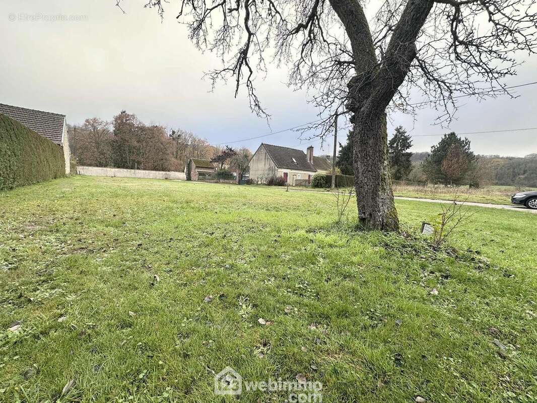 Tous les réseaux sont à proximité ! - Terrain à VORGES