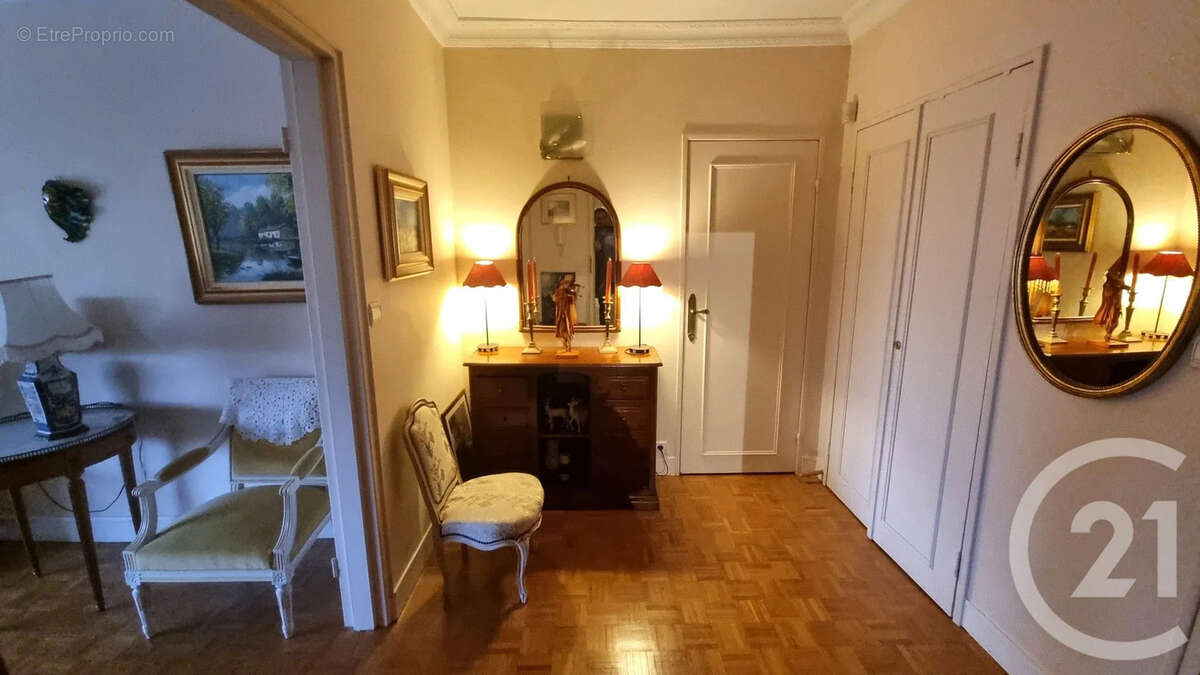Appartement à SAINT-MAUR-DES-FOSSES