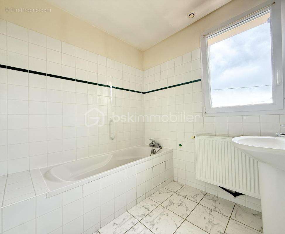 Maison familiale chaleureuse située dans un secteur tranquille, à deux pas des commodités - photo 17