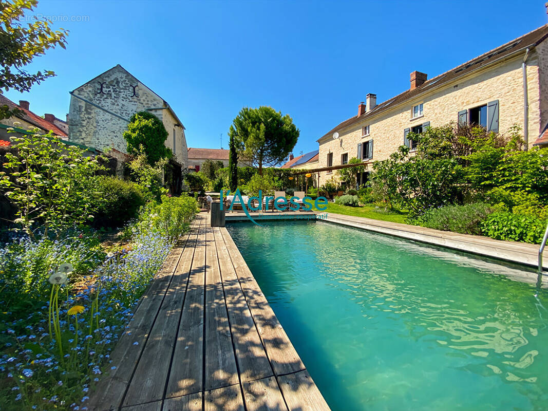Maison à OINVILLE-SUR-MONTCIENT