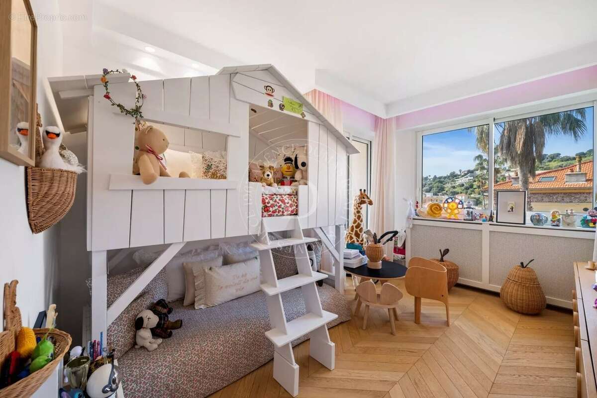 Appartement à BEAULIEU-SUR-MER