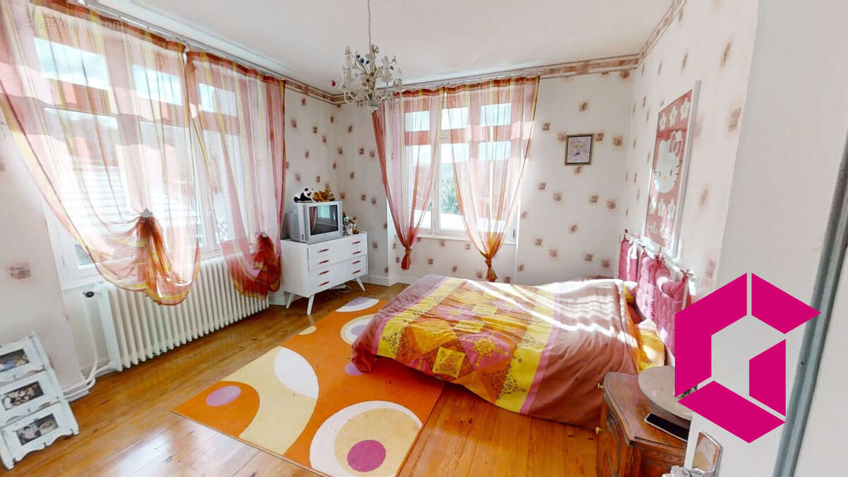 Maison à LE BRUGERON