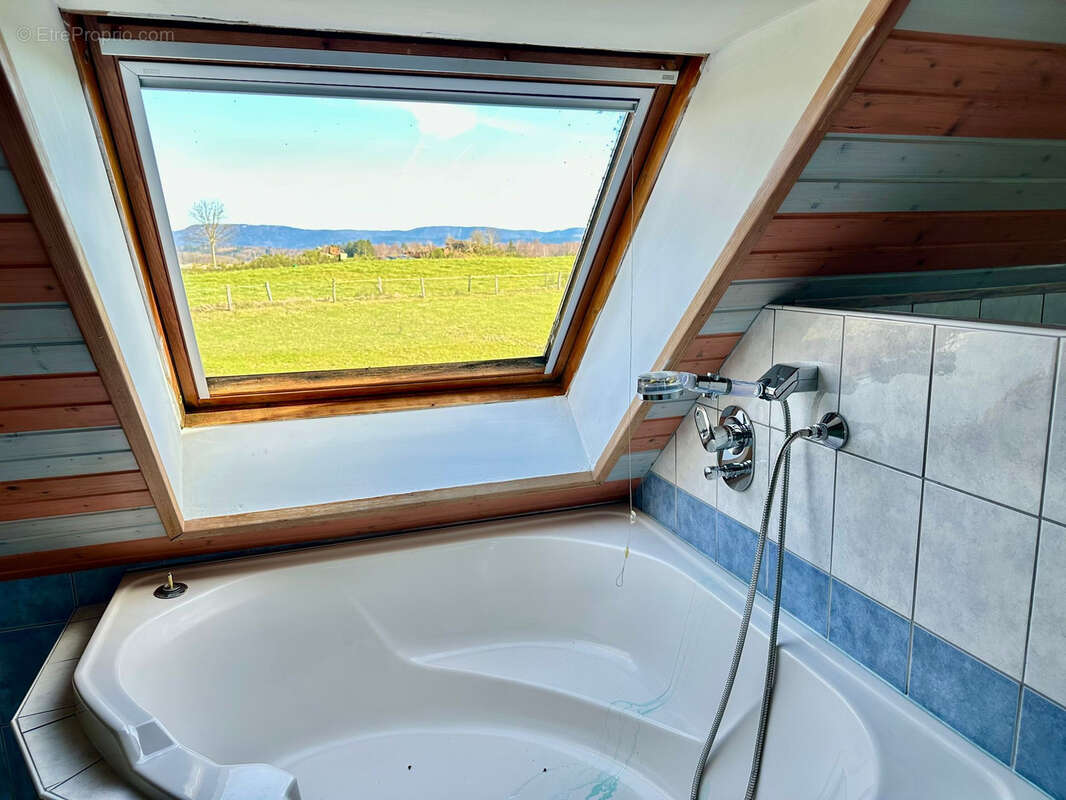 Maison à ESMOULIERES