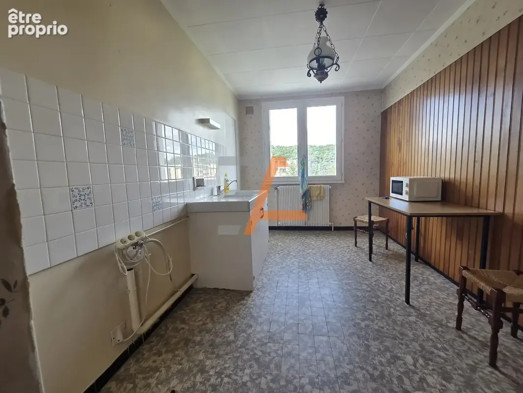 Proche Montaud   F5 de 95 m2 au 6éme étage avec ascenseur et garage - photo 9
