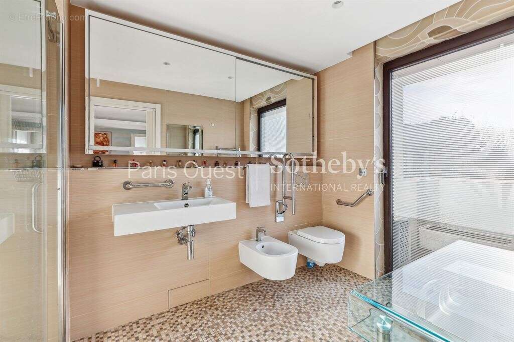 Maison à NEUILLY-SUR-SEINE