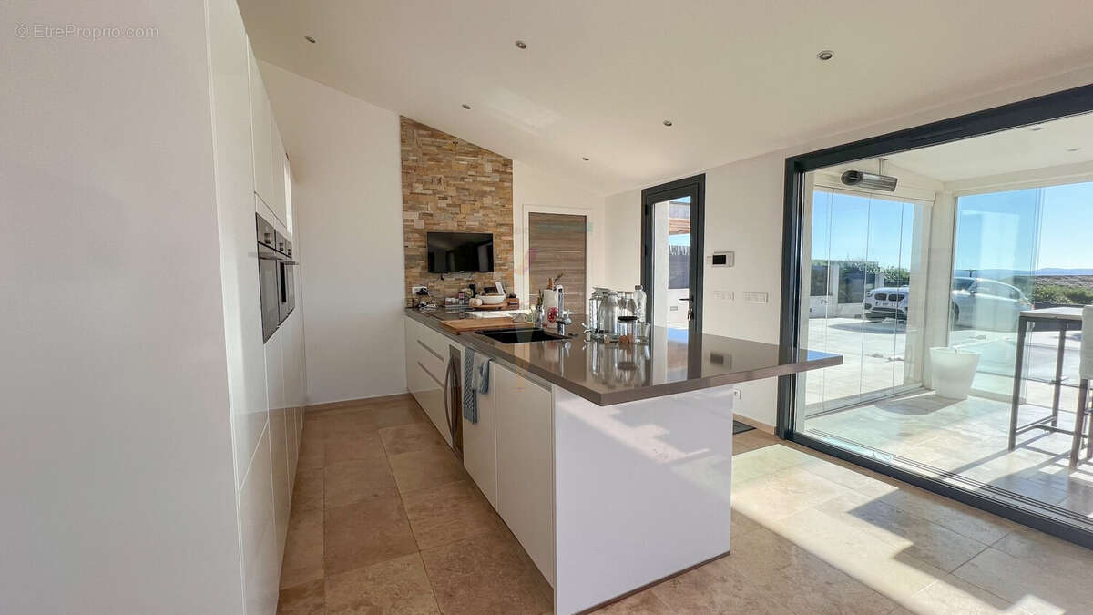 Maison à LES ISSAMBRES