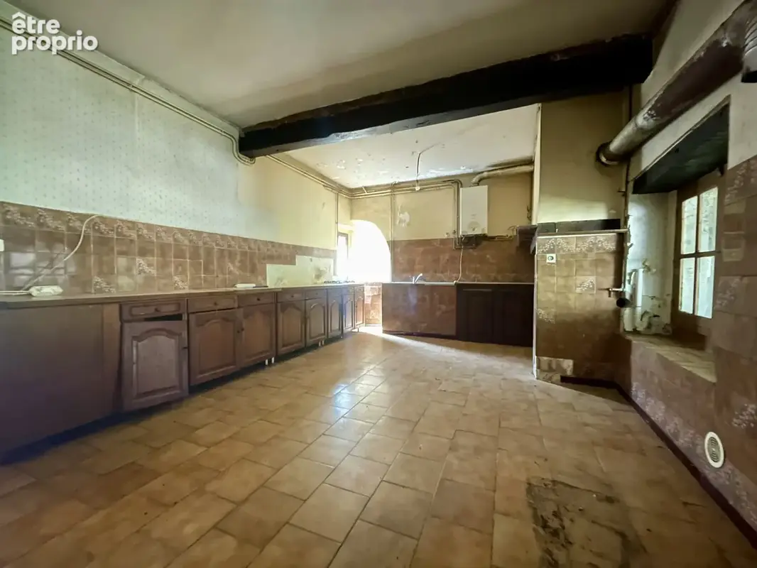 Maison avec 5 chambres et terrain de 1400m2 - photo 3