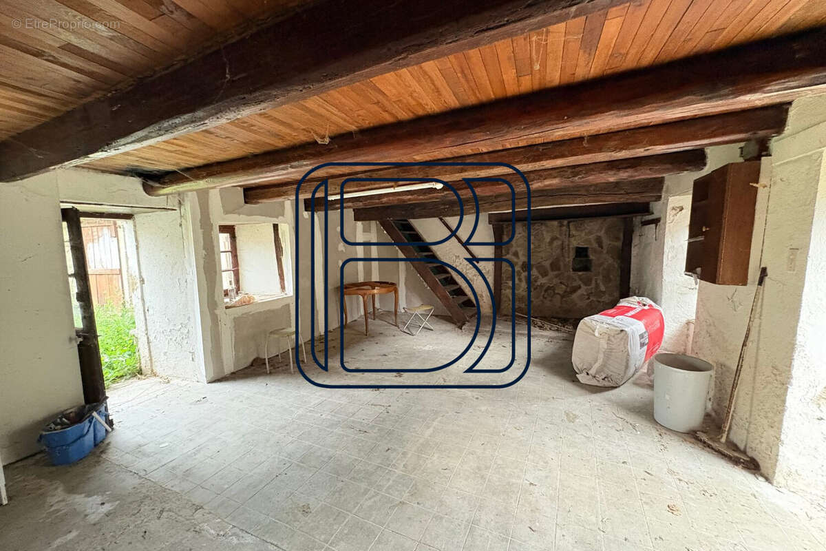 Maison 108 m² à Arlanc  - photo 2