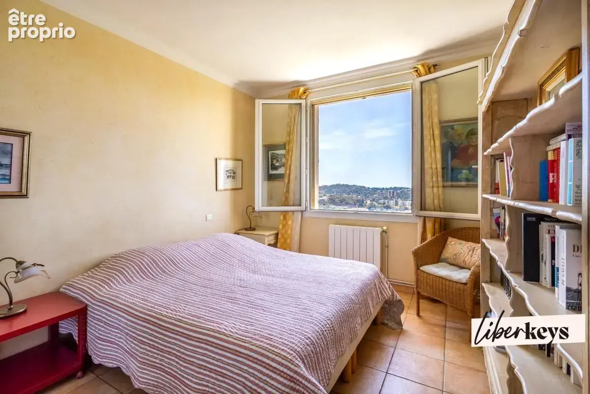 Corniche du Faron, superbe villa vue mer 200m2 sur les hauteurs - photo 10