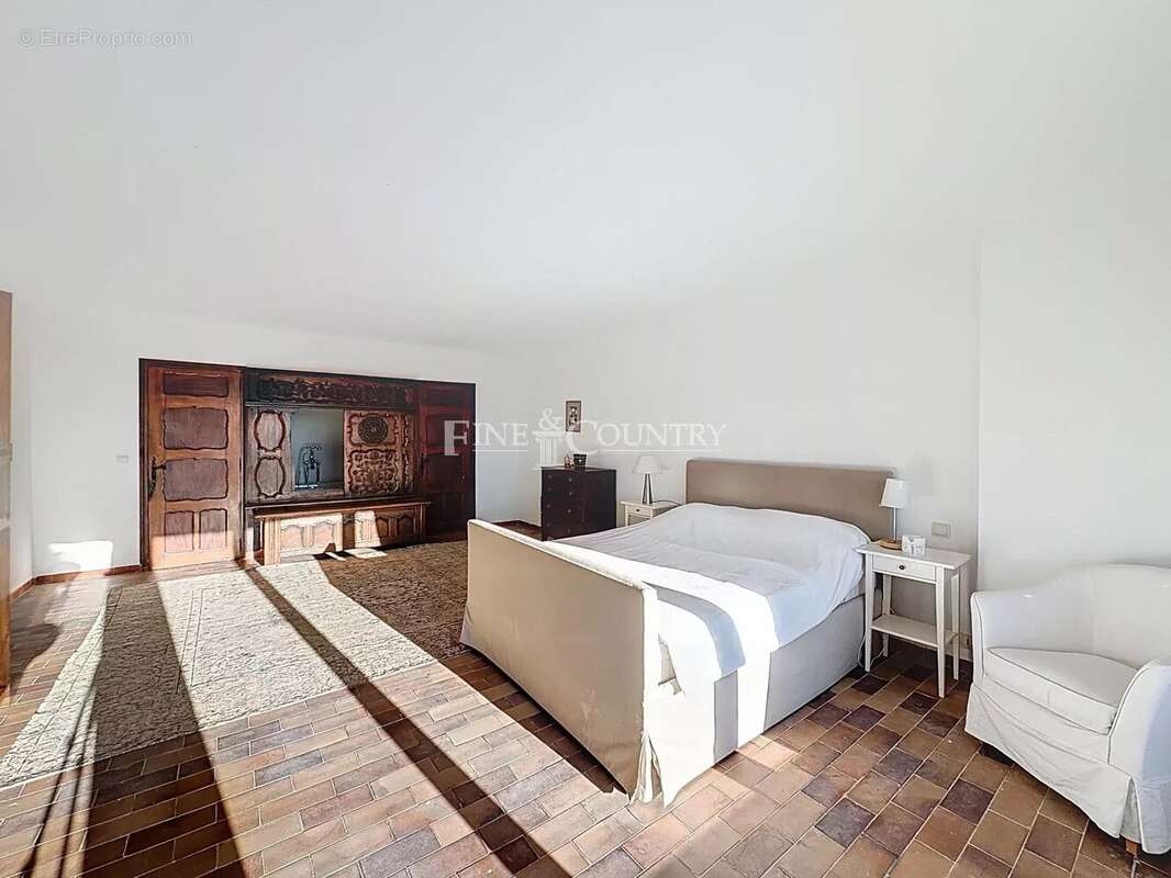 Maison à SAINT-CEZAIRE-SUR-SIAGNE