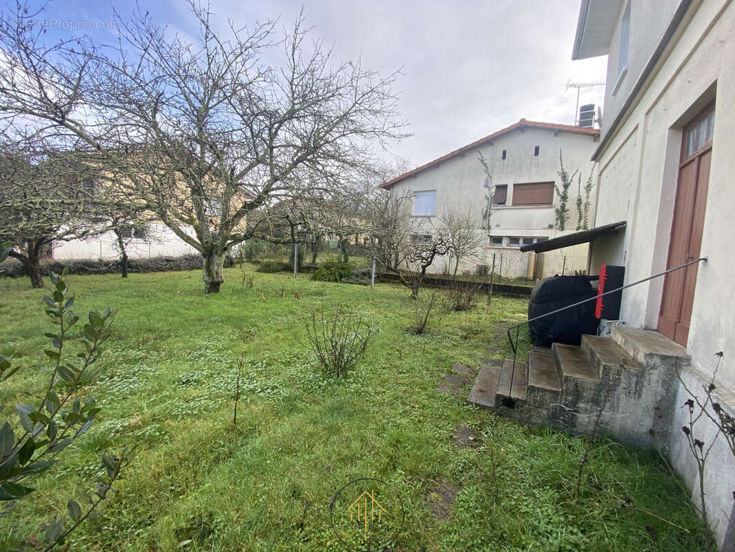 Maison à CHALAIS
